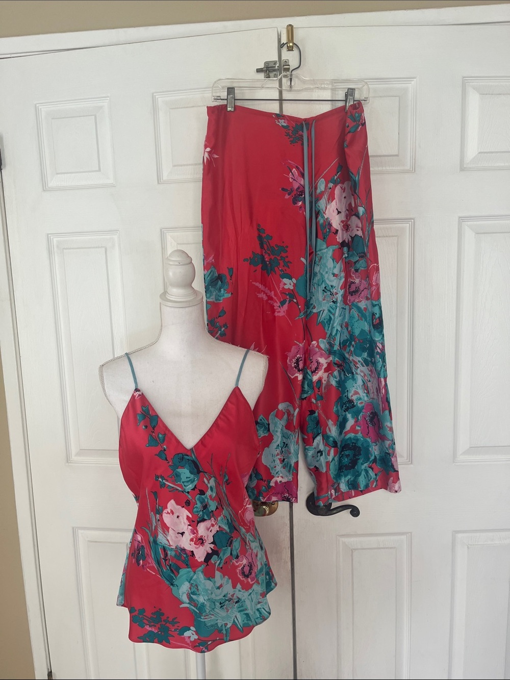 Natori pajama lounge set cami pants floral Coral Bloom